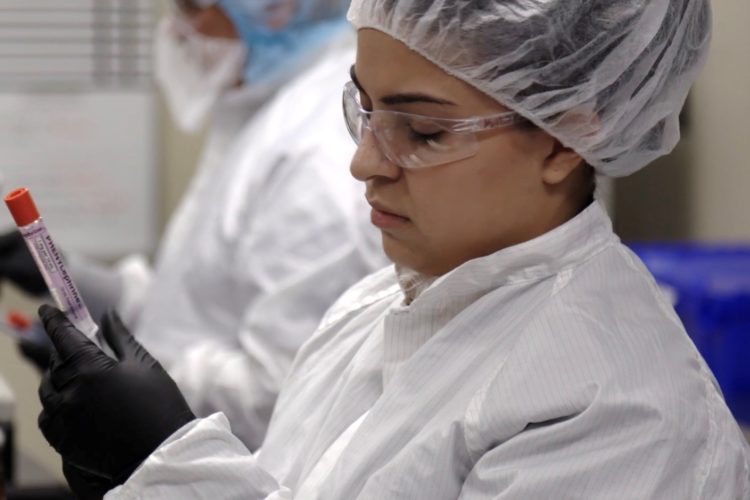 Syringe-inspection-2-750x500